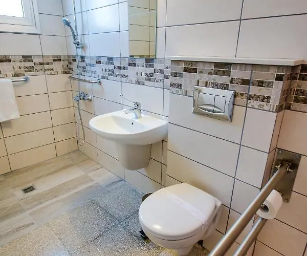 Med. Coast Deluxe Вилла Пафос