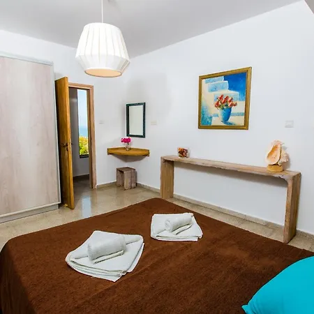 Med. Coast Deluxe Villa *