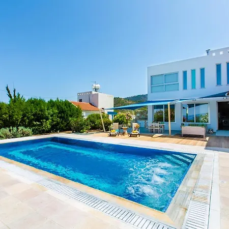 Villa Med. Coast Deluxe Paphos