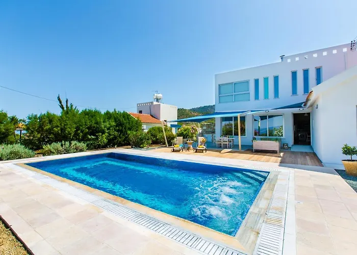 Villa Med. Coast Deluxe Paphos